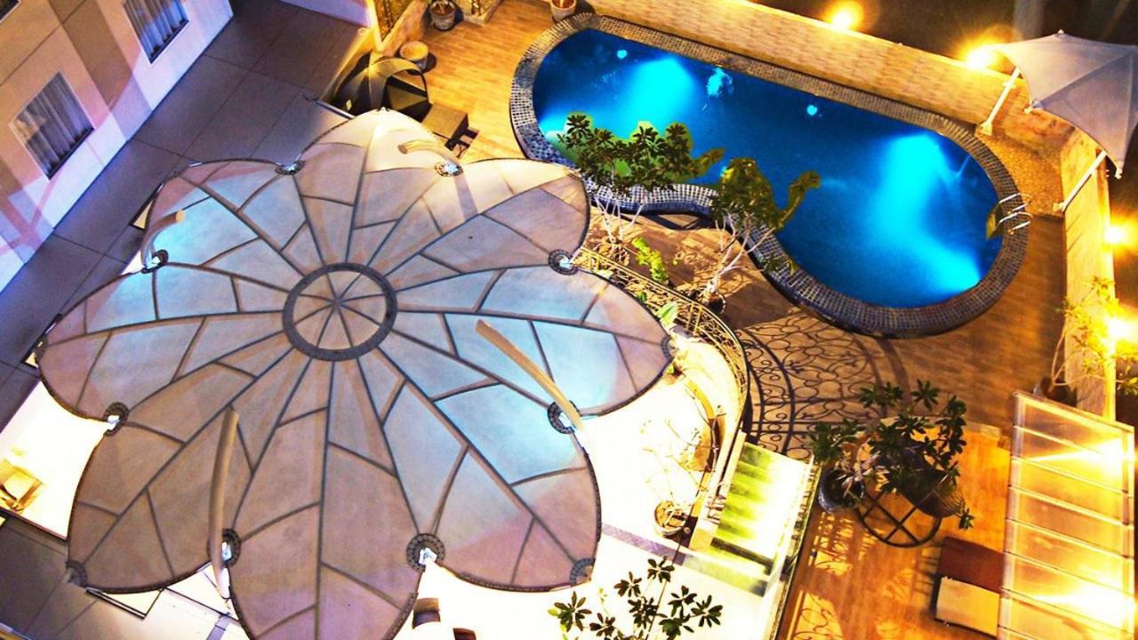 Sapphire Sky Hotel & Conference Serpong Luaran gambar