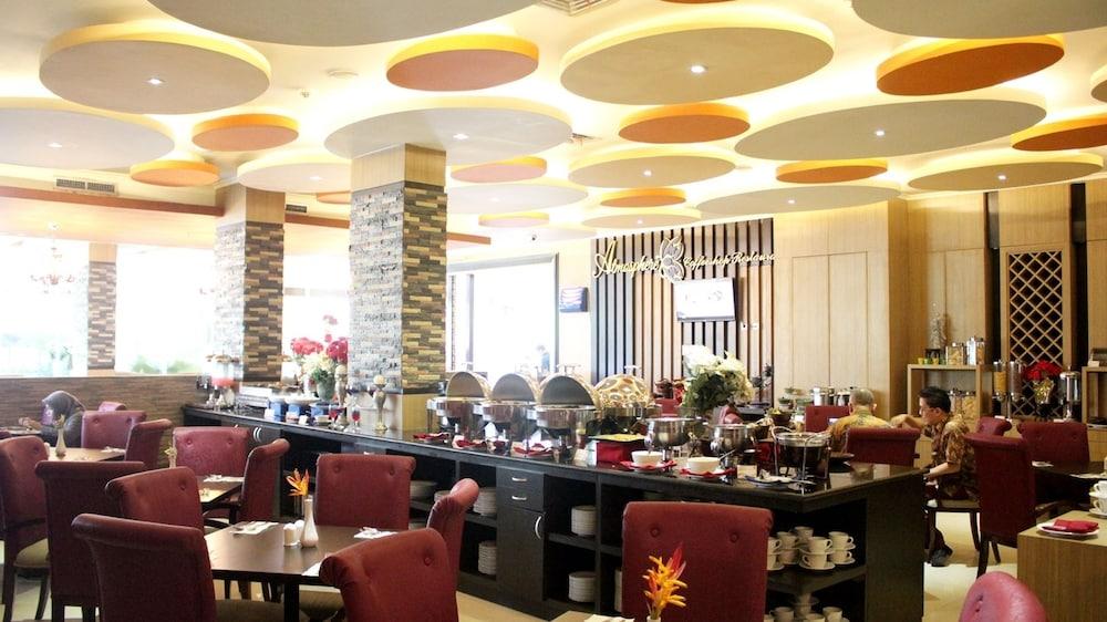 Sapphire Sky Hotel & Conference Serpong Luaran gambar