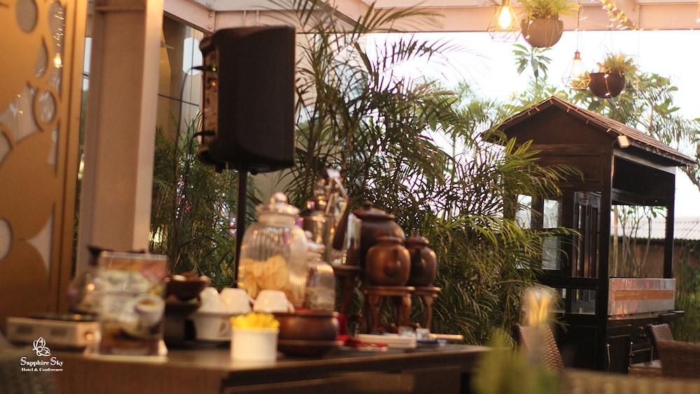 Sapphire Sky Hotel & Conference Serpong Luaran gambar