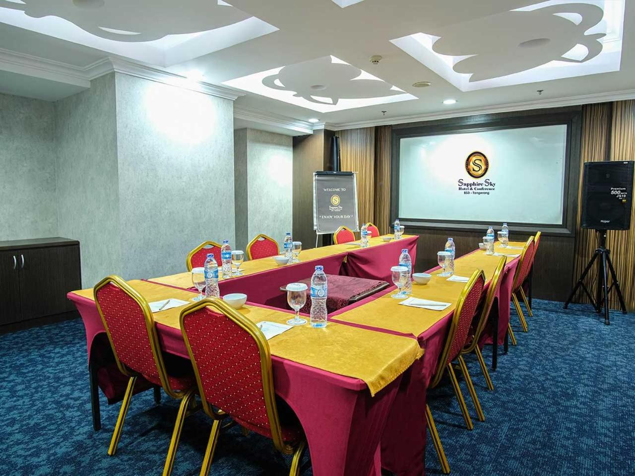Sapphire Sky Hotel & Conference Serpong Luaran gambar