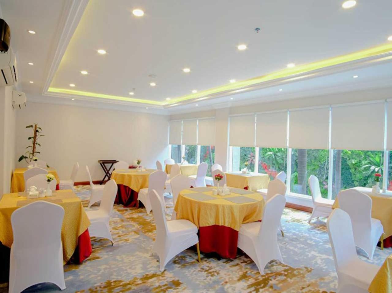 Sapphire Sky Hotel & Conference Serpong Luaran gambar