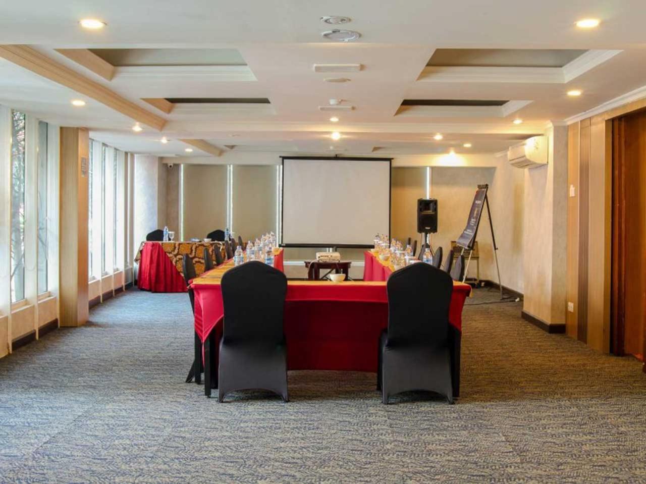Sapphire Sky Hotel & Conference Serpong Luaran gambar