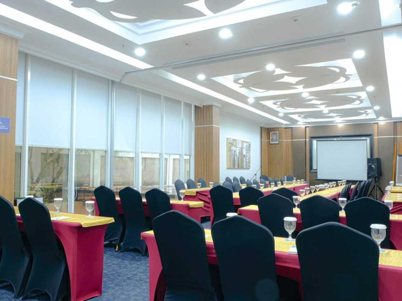 Sapphire Sky Hotel & Conference Serpong Luaran gambar