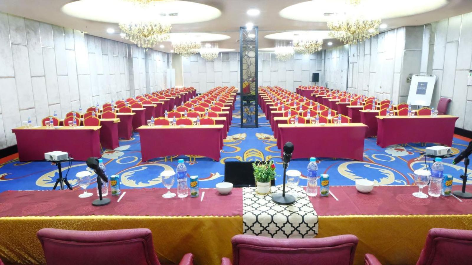 Sapphire Sky Hotel & Conference Serpong Luaran gambar