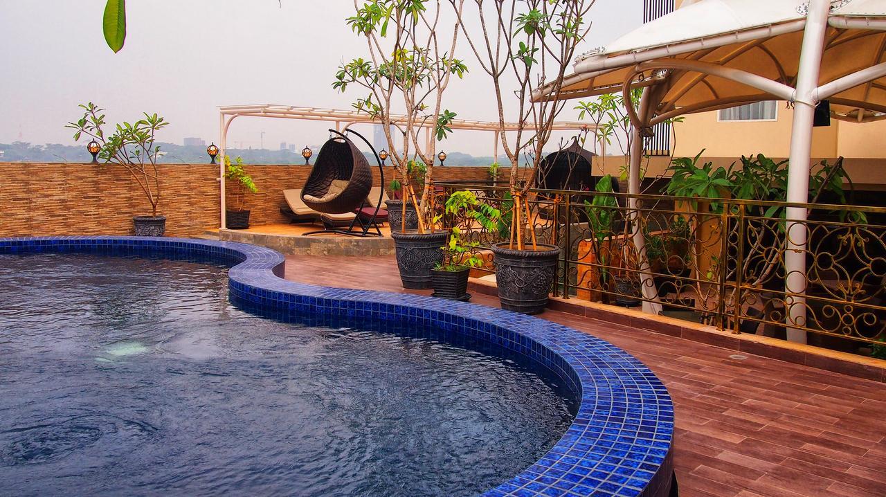 Sapphire Sky Hotel & Conference Serpong Luaran gambar